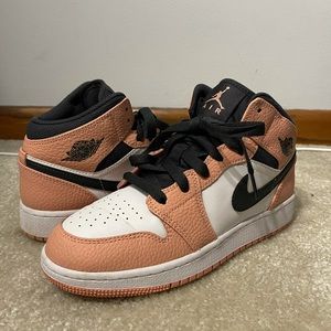 Jordan 1 Mids